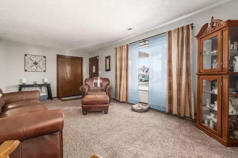876 Lincoln Dr, Circleville, OH 43113 photo 4