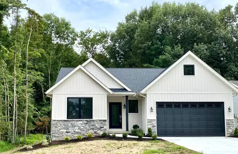 452 Mcintosh Dr, Howard, OH 43028