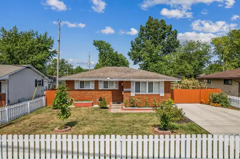 1360 Smith Rd, Columbus, OH 43207