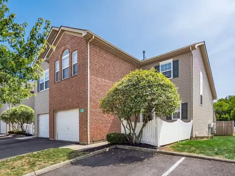 722 Mystic Pointe Dr, Lewis Center, OH 43035