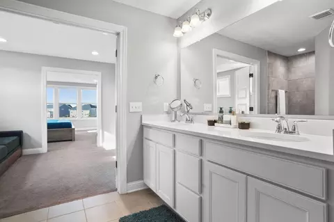 Bath - 311 W Wind Rd, Delaware, OH 43015 photo 2 of 5