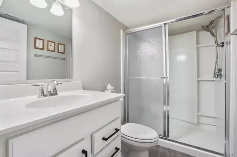 Bath - 311 W Wind Rd, Delaware, OH 43015 photo 5 of 5