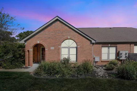 5829 Locbury Ln #R, Dublin, OH 43016