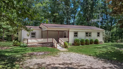 66090 Wolfs Den Rd, Cambridge, OH 43725