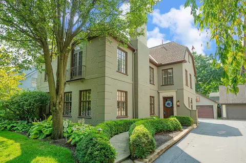 2445 Elm Ave, Columbus, OH 43209