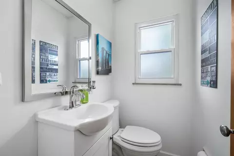 Bath - 148 S Kellner Rd, Columbus, OH 43209 photo 1 of 3