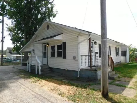 545 E 2nd St, Logan, OH 43138