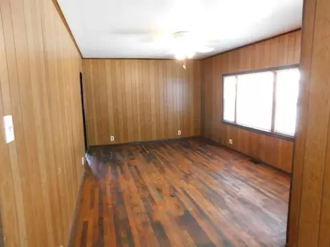 545 E 2nd St, Logan, OH 43138 photo 7