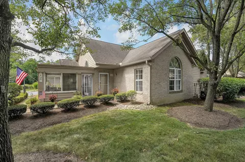 127 Abbeycross Ln, Westerville, OH 43082