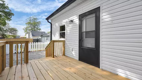 321 Barnes Ave, Circleville, OH 43113 photo 3