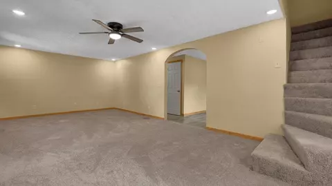 321 Barnes Ave, Circleville, OH 43113 photo 6