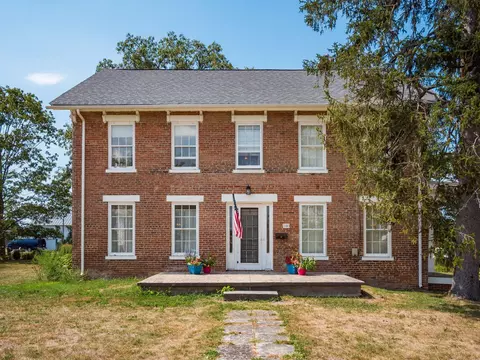 180 W Columbus St, Mount Sterling, OH 43143
