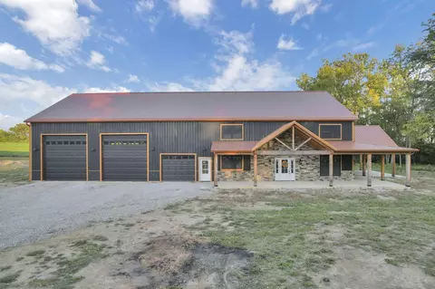 8200 Winchester Southern Rd SW, Stoutsville, OH 43154