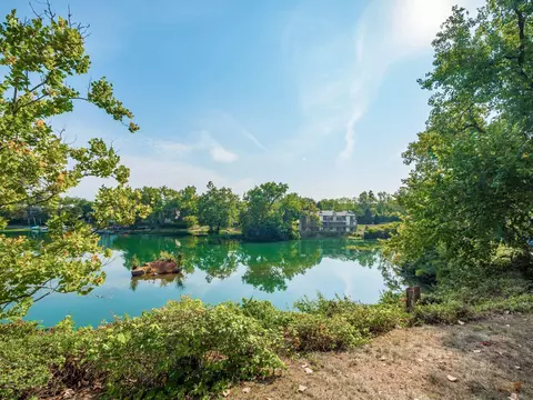 1203 Lake Shore Dr #A, Columbus, OH 43204