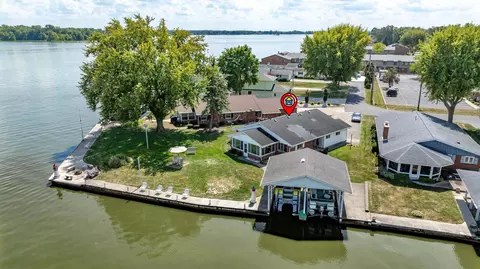 10199 Pleasant View Dr, Huntsville, OH 43324