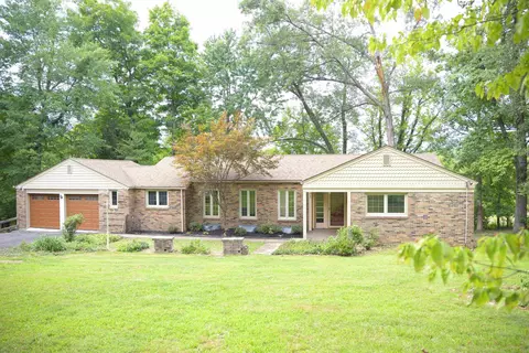 1725 Woodland Heights Ln NW, Lancaster, OH 43130