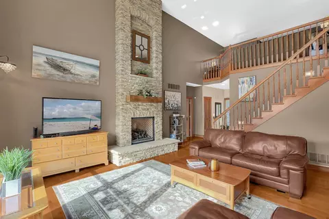 Living - 2151 Havens Ct E, Blacklick, OH 43004 photo 2 of 3