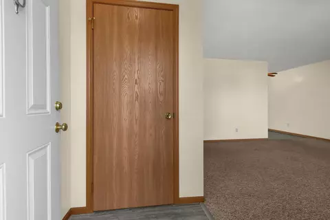 657 E Crest Dr, Heath, OH 43056 photo 20