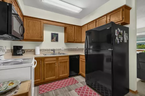 657 E Crest Dr, Heath, OH 43056 photo 9