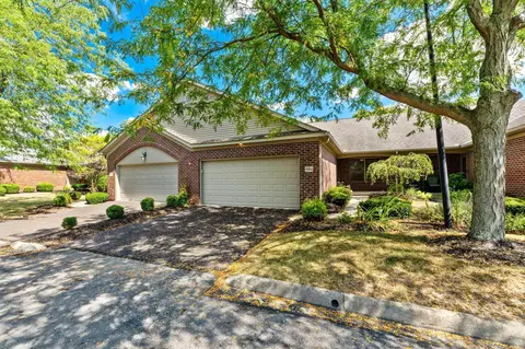 5584 Brighton Hill Ln, Dublin, OH 43016