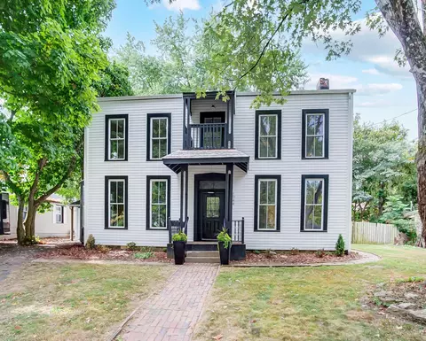 1044 Mcintire Ave, Zanesville, OH 43701