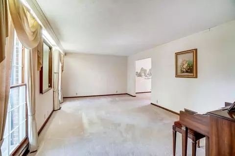 579 Hickory Pl, Circleville, OH 43113 photo 4