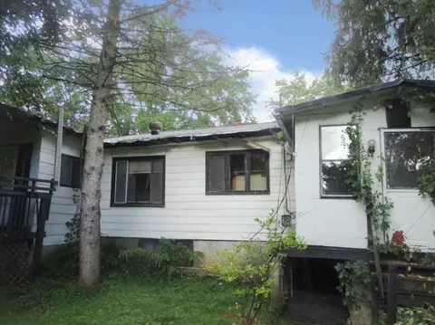 2304 Wright Rd, Akron, OH 44320