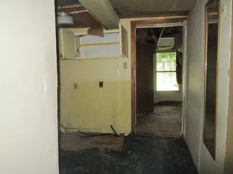 Entry Way - 2304 Wright Rd, Akron, OH 44320 photo 2 of 2