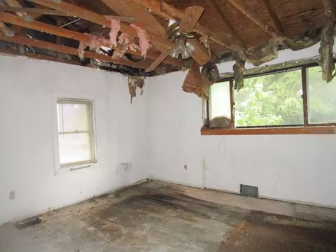 Bedroom - 2304 Wright Rd, Akron, OH 44320 photo 1 of 2