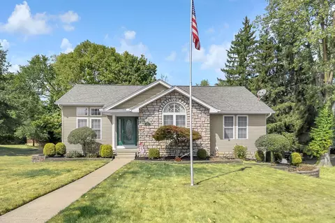 1717 Cedar Hill Rd, Lancaster, OH 43130
