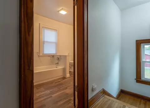 Entry Way - 17190 Little Walnut Rd, Circleville, OH 43113 photo 5 of 6
