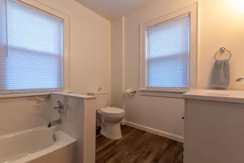 Bath - 17190 Little Walnut Rd, Circleville, OH 43113 photo 7 of 8