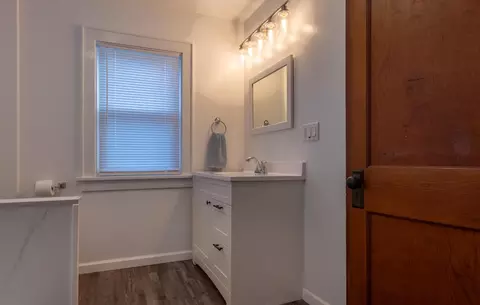 Bath - 17190 Little Walnut Rd, Circleville, OH 43113 photo 6 of 8
