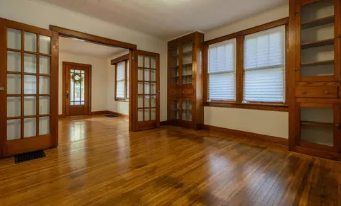 Living - 17190 Little Walnut Rd, Circleville, OH 43113 photo 5 of 8