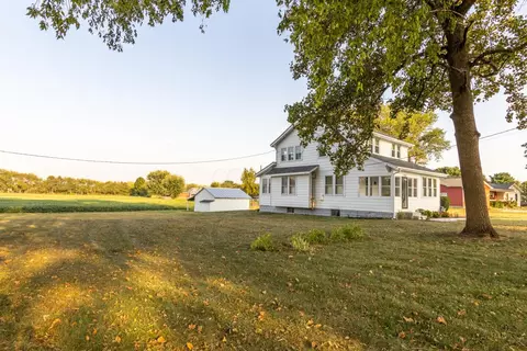 Exterior - 17190 Little Walnut Rd, Circleville, OH 43113 photo 8 of 13