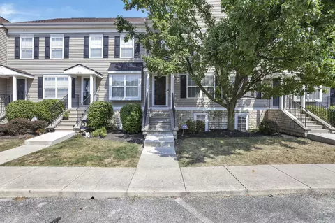 6520 Crab Apple Dr #B, Canal Winchester, OH 43110