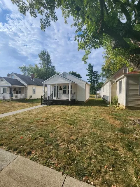 923 Millwood Ave, Washington Court House, OH 43160