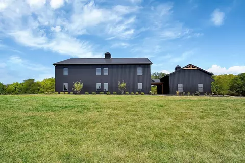 Exterior - 23604 Smith Hulse Rd, Circleville, OH 43113 photo 2 of 17