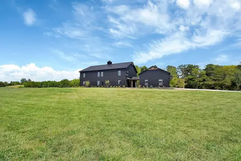 Exterior - 23604 Smith Hulse Rd, Circleville, OH 43113 photo 7 of 17