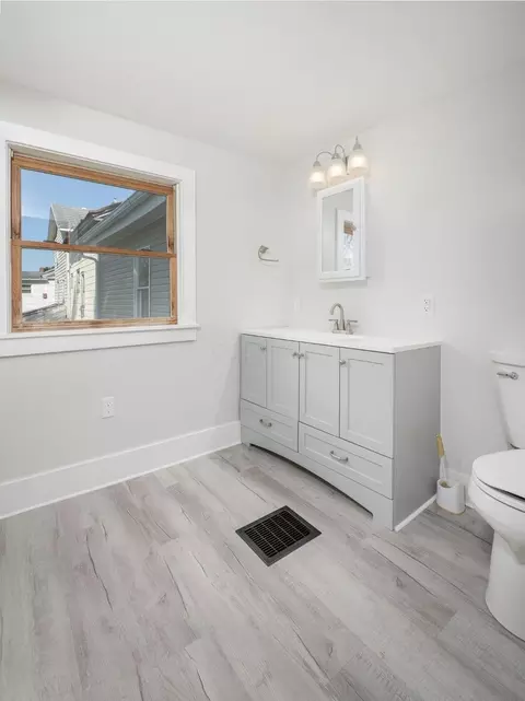 Bath - 43 E 4th St, Fredericktown, OH 43019 photo 1 of 2