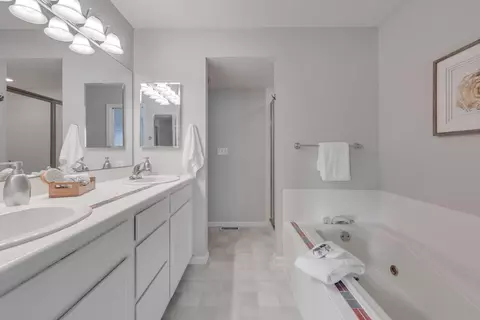 Bath - 7791 Brandonway Dr, Dublin, OH 43017 photo 2 of 6