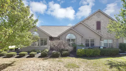 8940 Linksway Dr, Powell, OH 43065