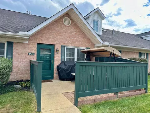 995 Kingsbury Ct, Newark, OH 43055