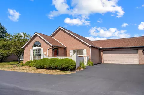 2497 Meadow Glade Dr, Hilliard, OH 43026