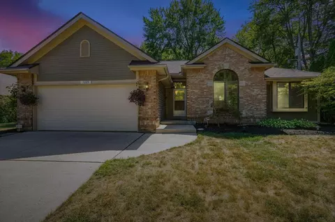 1335 Le Anne Marie Cir, Columbus, OH 43235