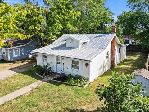 89 W 2nd St, Buckeye Lake, OH 43008
