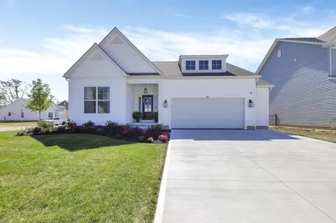 391 Winged Foot Dr, Commercial Point, OH 43116