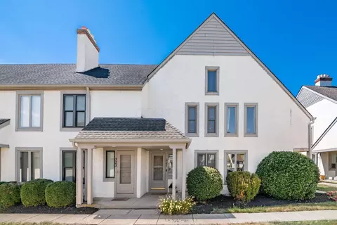 321 Saint Andrews Dr, Dublin, OH 43017