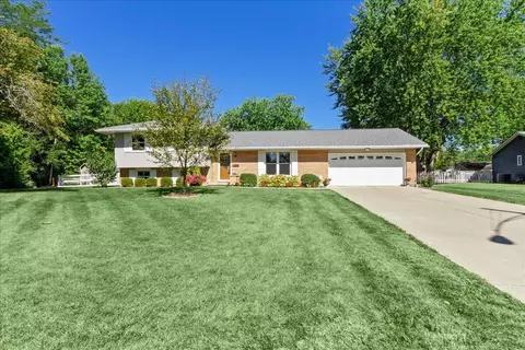 1054 Van Kirk Dr, Marysville, OH 43040