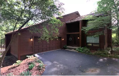 504 Woodlake Dr, Westerville, OH 43081